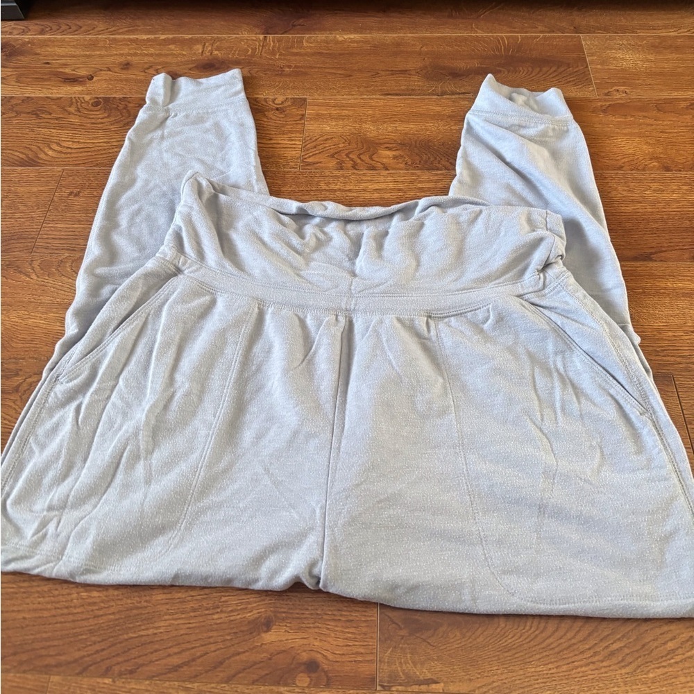 Old Navy Active gray fold over lounge pants in size L